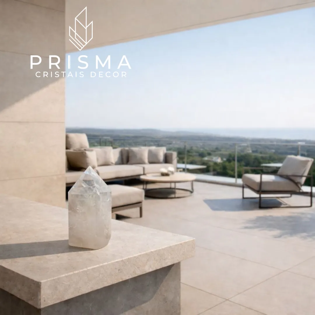 Ponta de Quartzo Semi-Translúcido variação 2 - cristal leitoso com brilho oleoso característico Prisma Cristais