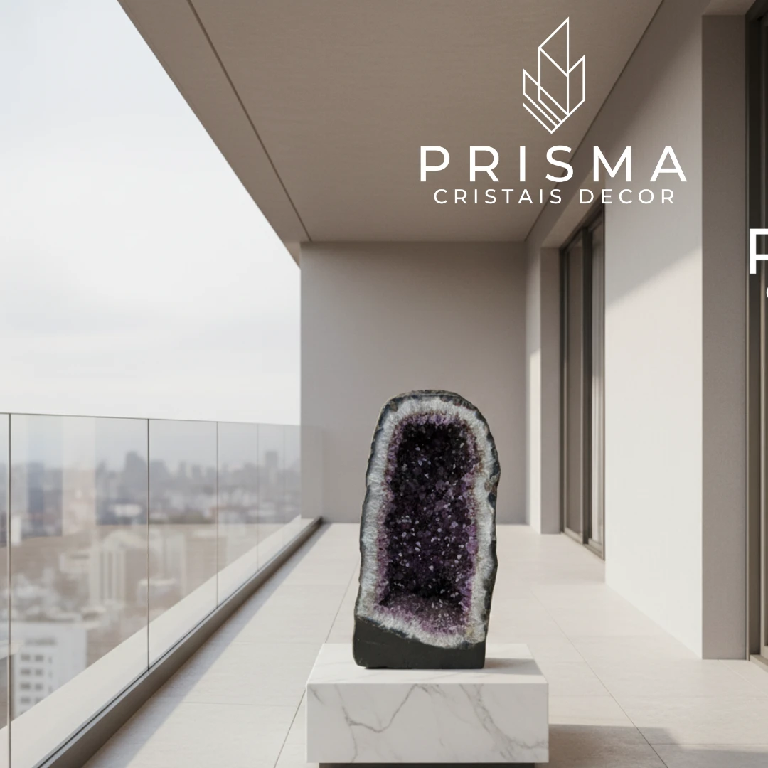 Capela de Ametista Premium - detalhe da qualidade cristalina superior