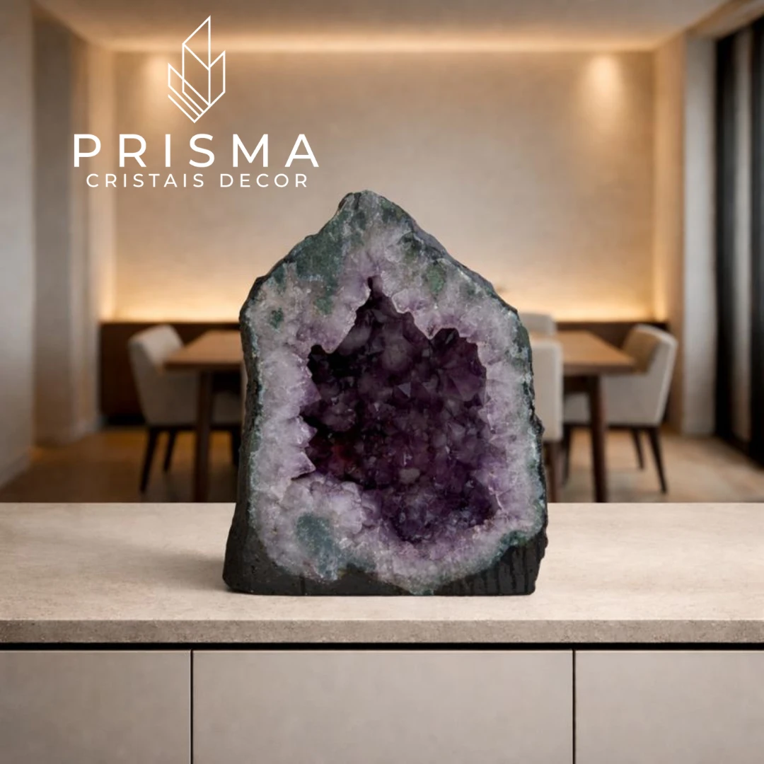 Capela de Ametista Grande - vista lateral da formação natural