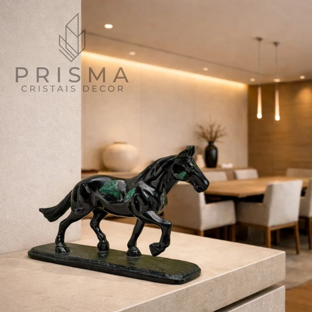 Escultura Cavalo de Xisto - peça exclusiva de arte premium em rocha milenária