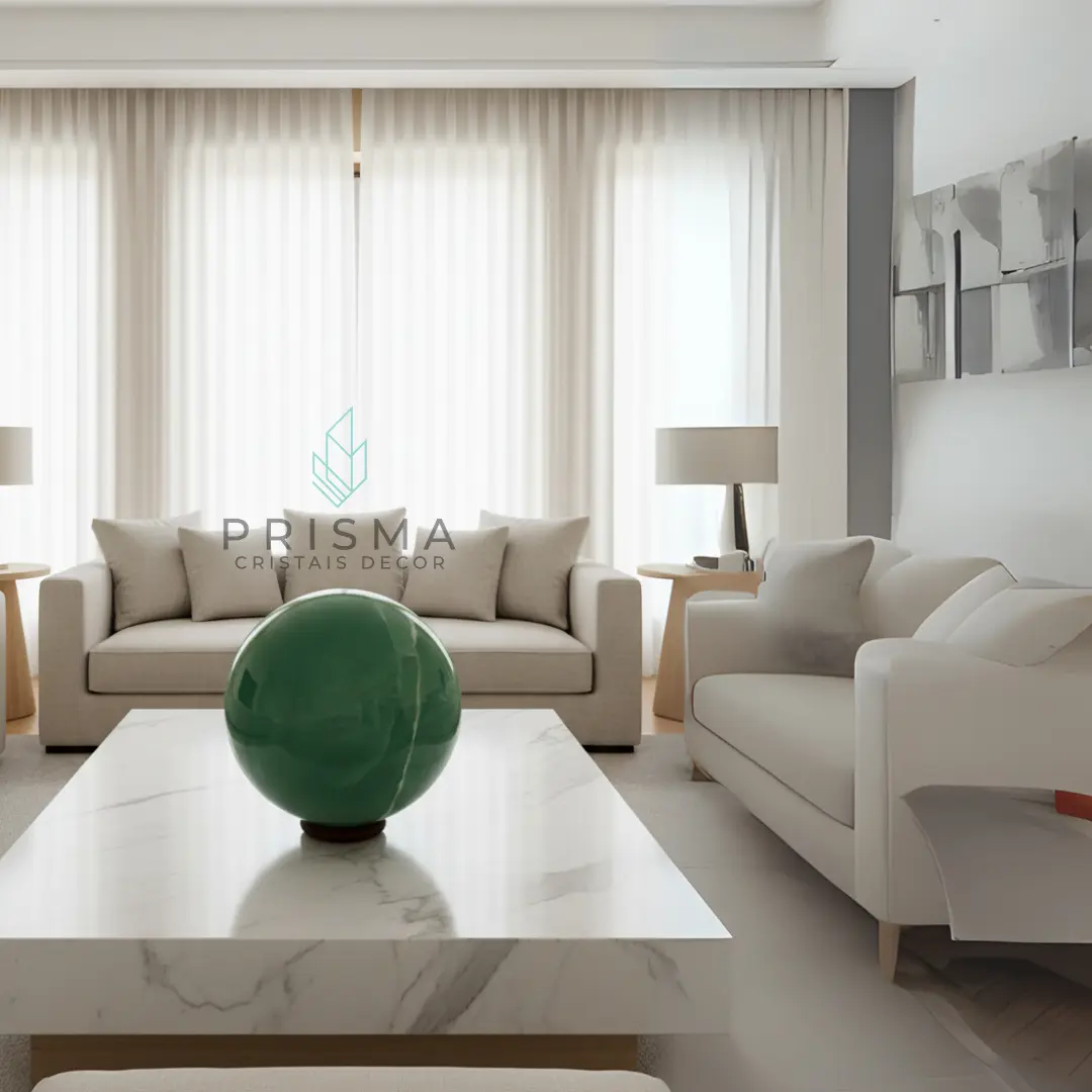 Esfera de Quartzo Verde - Detalhe das inclusões naturais de mica