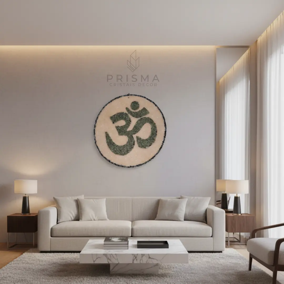 Detalhe dos cristais naturais na Mandala OM - arte espiritual exclusiva