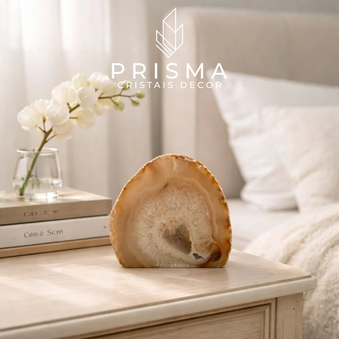 Mini Geodo de Ágata — cristal decorativo premium com faixas concêntricas únicas, peça natural de alto padrão Nova Lima MG