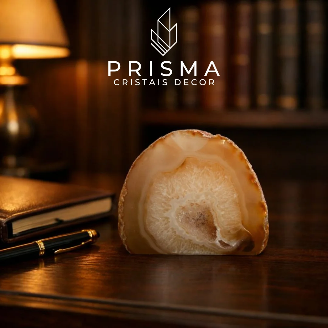 Mini Geodo de Ágata detalhe interior — cavidade cristalizada com ágata natural, decoração sofisticada