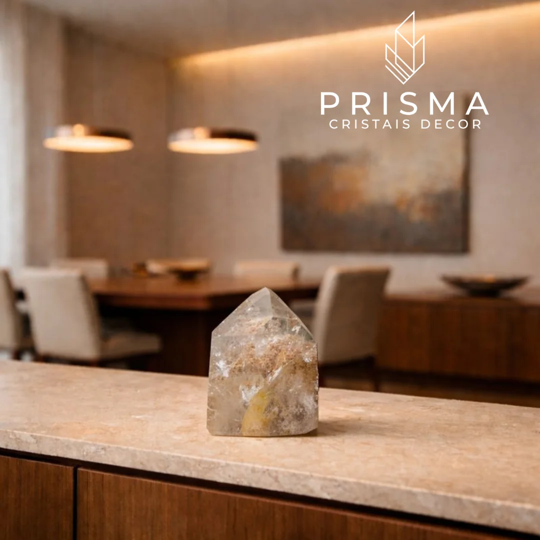 Ponta de Quartzo com Lodolita 14cm — cristal semi-translúcido com inclusões terrosas, peça única Prisma Cristais