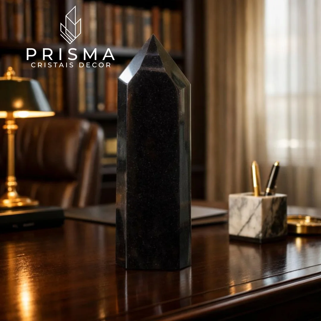 Ponta de Quartzo Preto — detalhe da profundidade e textura natural do Morion, mineral sagrado dos Druidas